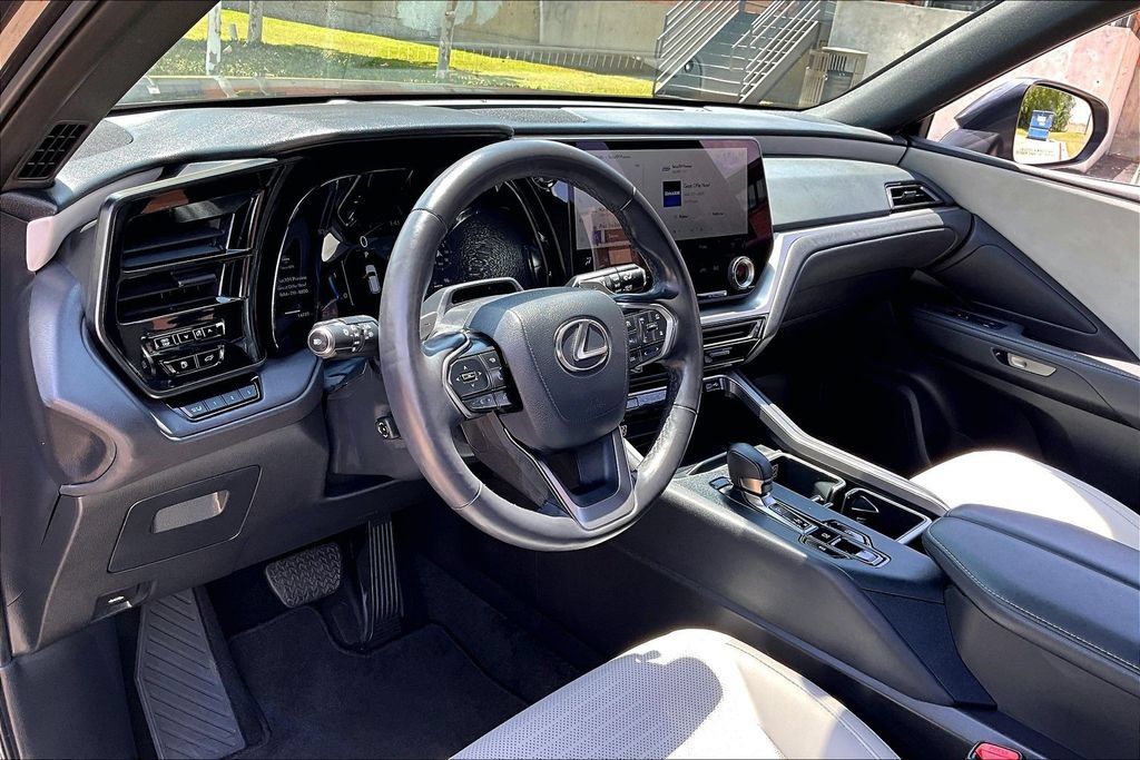 Used 2025 Lexus TX 350 FWD w/ Technology Package image 17