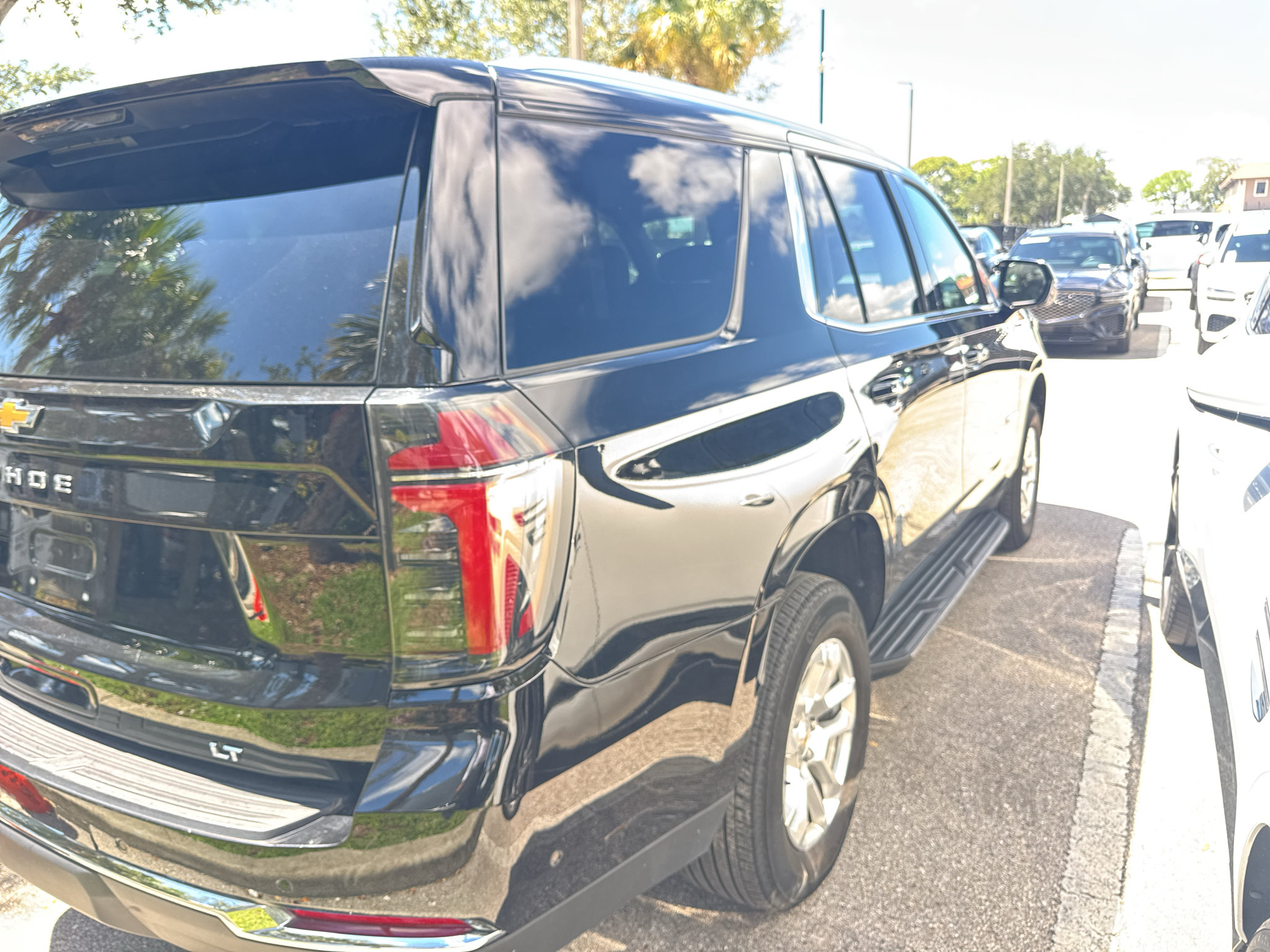 Used 2025 Chevrolet Tahoe LT RWD image 7