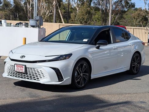 Used 2025 Toyota Camry XSE image 11