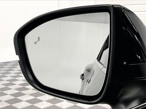 New 2025 Nissan Pathfinder S image 27