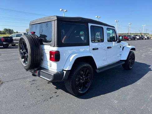 Used 2021 Jeep Wrangler Unlimited Sahara w/ Cold Weather Group image 5