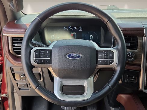Used 2023 Ford Expedition Limited AWD/4WD image 14