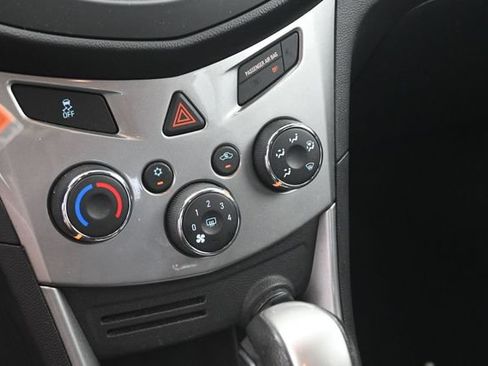 Used 2015 Chevrolet Trax LT w/ LT Plus Package AWD/4WD image 21