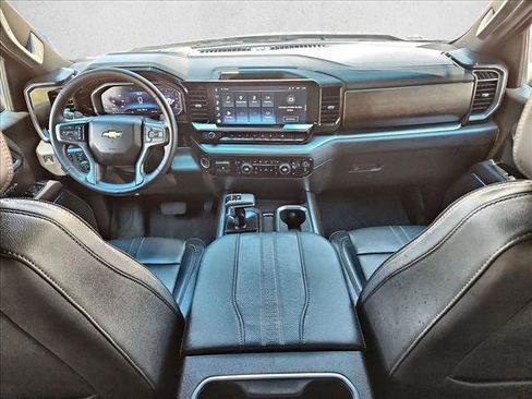 Certified 2025 Chevrolet Silverado 1500 High Country w/ High Country Premium Package AWD/4WD image 19