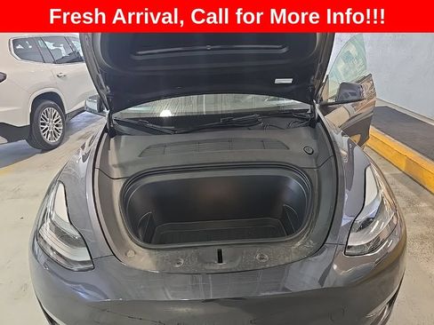 Used 2024 Tesla Model Y Long Range AWD/4WD image 3