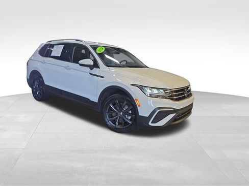 Used 2024 Volkswagen Tiguan SE FWD image 8