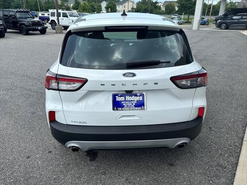 Used 2022 Ford Escape S FWD image 4