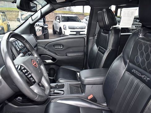 Used 2022 Nissan Frontier PRO-4X w/ Pro-4X Premium Package image 17