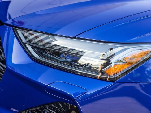 Used 2023 Audi RS 6 w/ Executive Package image 21