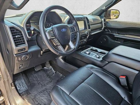 Used 2020 Ford Expedition XLT w/ Equipment Group 202A AWD/4WD image 11