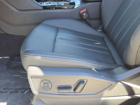 Certified 2025 Audi Q5 Premium w/ Convenience Package AWD/4WD image 17
