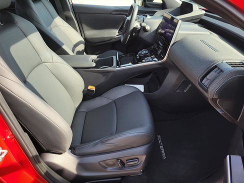 Used 2025 Subaru Solterra AWD/4WD image 9