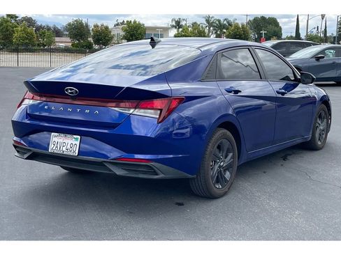 Used 2022 Hyundai Elantra SEL w/ Cargo Package FWD image 6