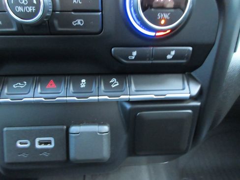 Certified 2021 Chevrolet Silverado 1500 RST image 35