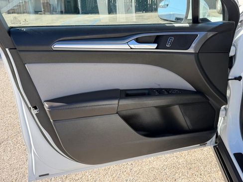 Used 2014 Ford Fusion S image 15