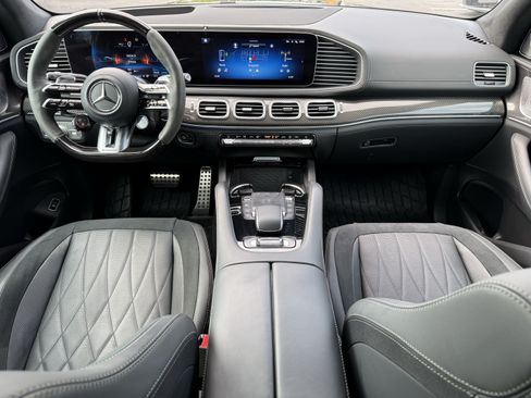Used 2024 Mercedes-Benz GLS 63 AMG 4MATIC image 29