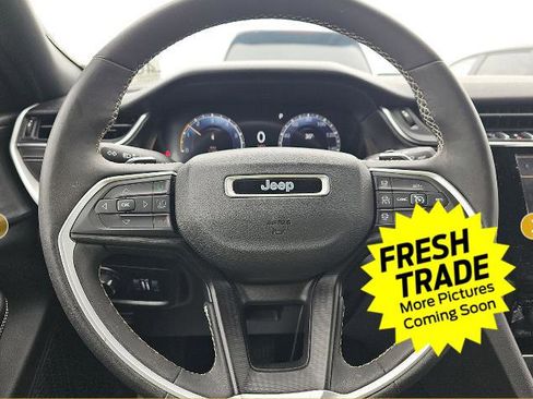 Used 2023 Jeep Grand Cherokee L Laredo image 7