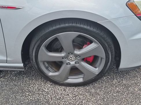 Used 2015 Volkswagen GTI SE FWD image 28