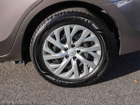 Used 2019 Toyota Corolla LE image 11