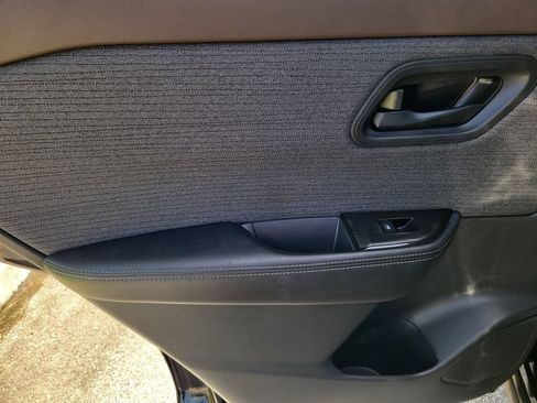 Used 2021 Nissan Rogue S FWD image 11