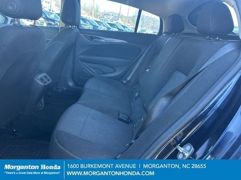 Used 2018 Buick Regal Preferred image 22