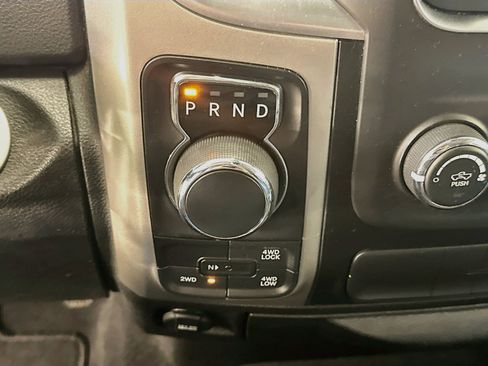 Used 2020 RAM 1500 Classic SLT AWD/4WD image 25