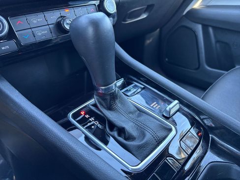 Used 2025 Jeep Compass Limited image 42