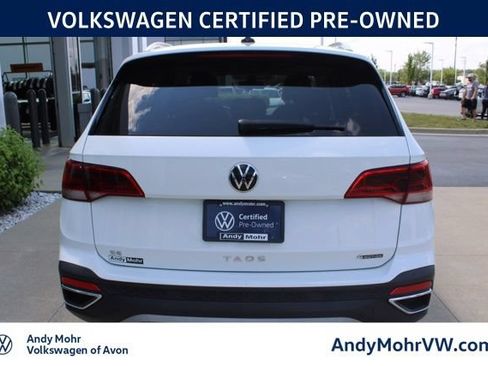Used 2022 Volkswagen Taos SE w/ Panoramic Sunroof Package AWD/4WD image 8