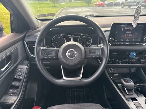 Used 2021 Nissan Rogue SV AWD/4WD image 19