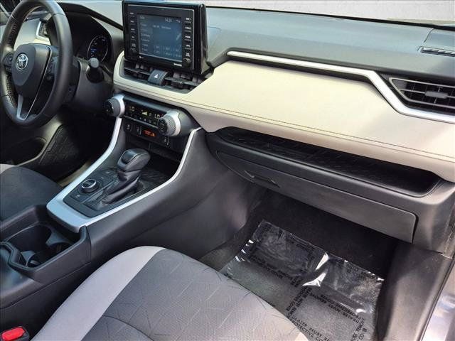 Used 2020 Toyota RAV4 XLE w/ Convenience Package AWD/4WD image 18