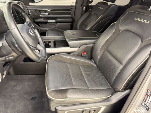 Used 2022 RAM 1500 Laramie AWD/4WD image 5