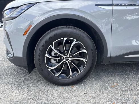 New 2026 Lincoln Nautilus Premier AWD/4WD image 10