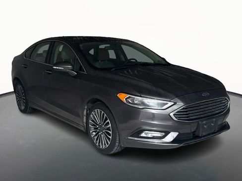 Used 2018 Ford Fusion Titanium image 3