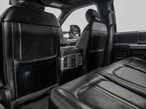 Used 2017 Ford F250 Platinum w/ Platinum Ultimate Package image 39