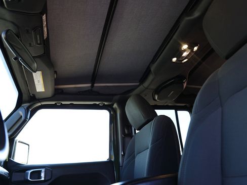 Used 2021 Jeep Wrangler Unlimited Sport image 20