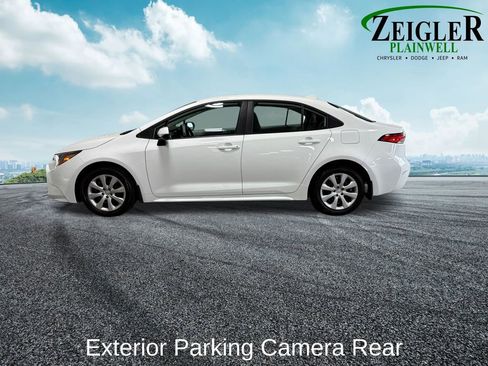 Used 2025 Toyota Corolla LE image 4