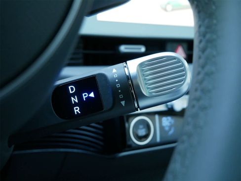 Used 2024 Hyundai Ioniq 5 Limited image 18