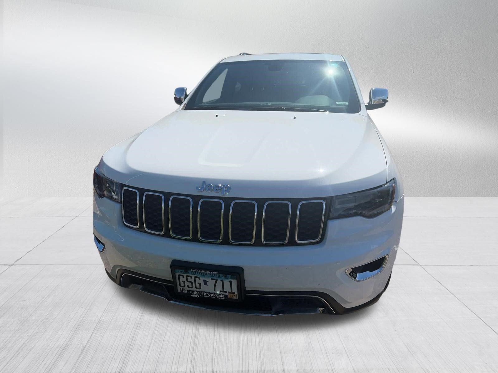 Used 2021 Jeep Grand Cherokee Limited w/ Premium Lighting Group AWD/4WD image 2