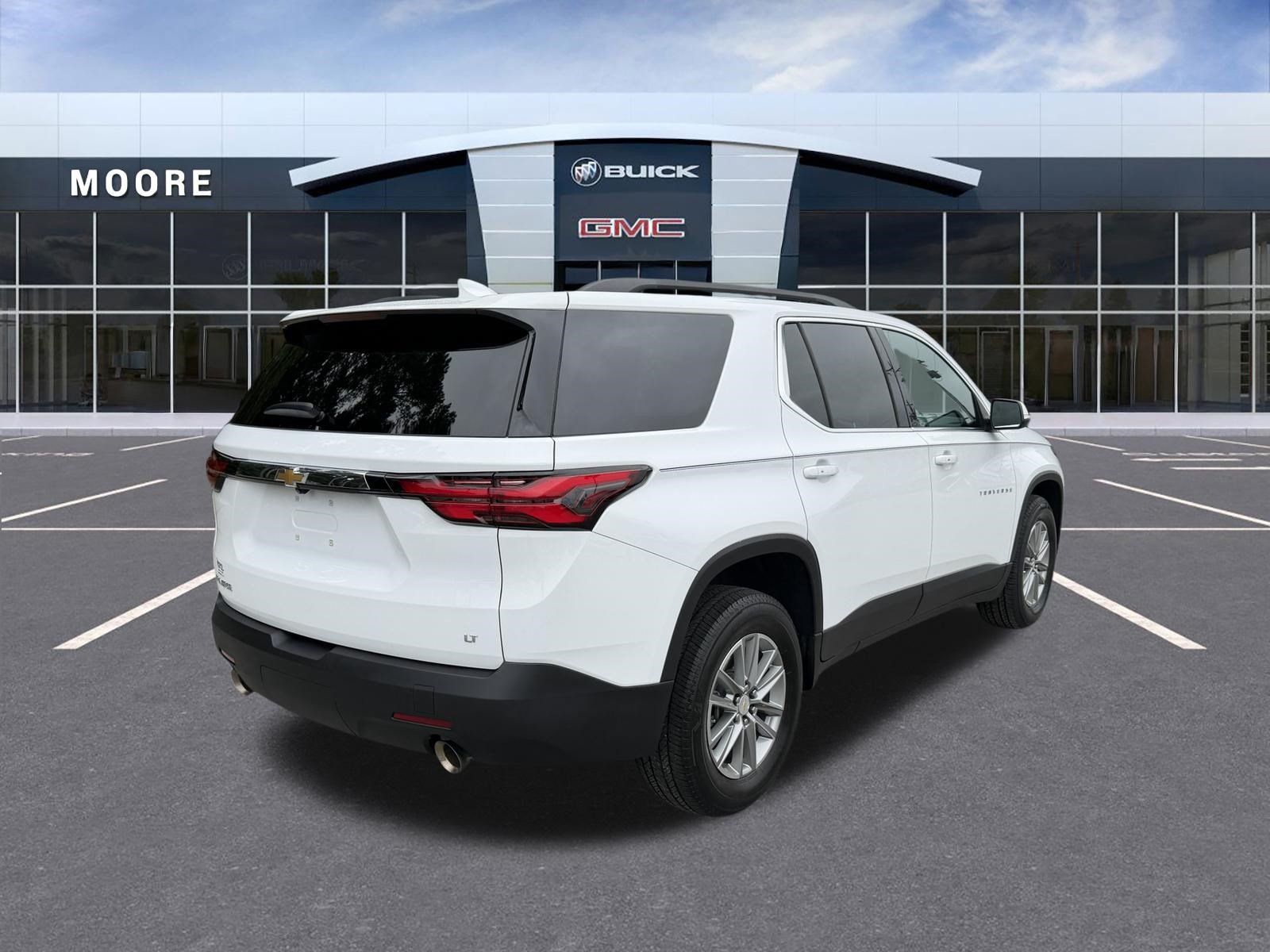Used 2023 Chevrolet Traverse LT FWD image 3