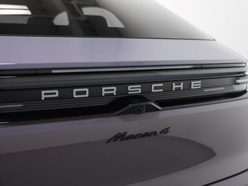Certified 2025 Porsche Macan 4 Electric image 20