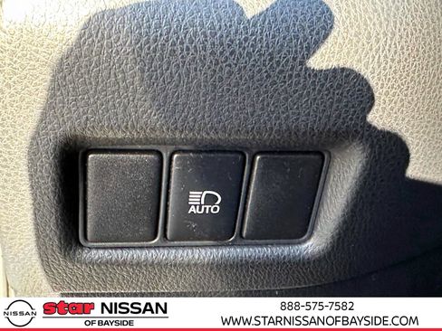 Used 2019 Toyota C-HR XLE image 18