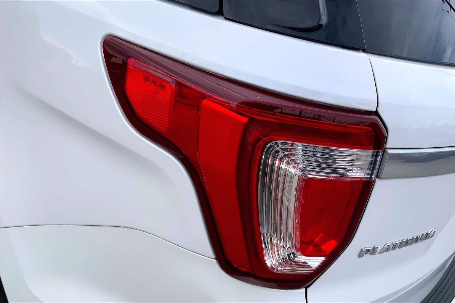 Used 2019 Ford Explorer Platinum AWD/4WD image 28