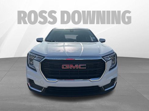 Used 2024 GMC Terrain SLE FWD image 2