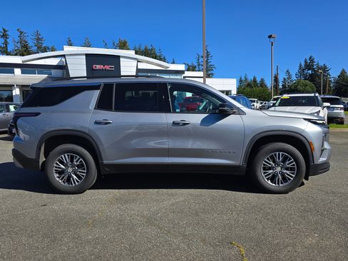 Used 2024 Chevrolet Traverse LT AWD/4WD image 8