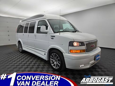 Used 2020 GMC Savana 2500 image 1