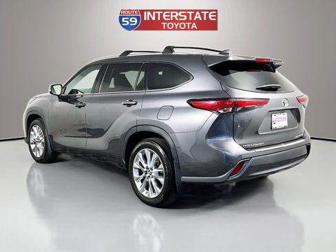 Used 2023 Toyota Highlander Limited AWD/4WD image 5