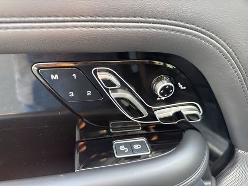 Used 2020 Land Rover Range Rover HSE image 10