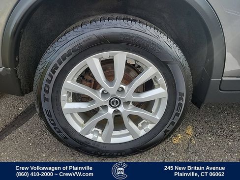 Used 2018 Nissan Rogue SV AWD/4WD image 19