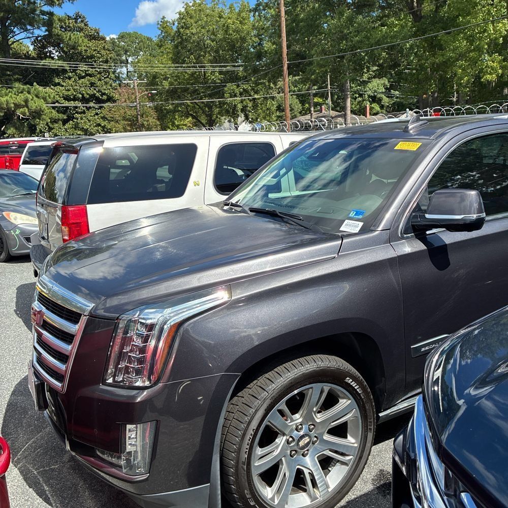 Used 2016 Cadillac Escalade ESV Premium AWD/4WD image 2