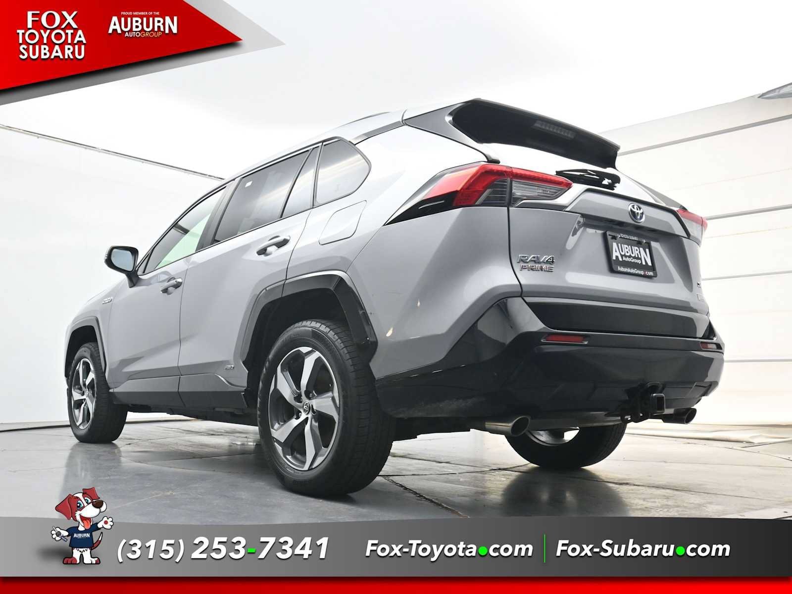Used 2021 Toyota RAV4 SE w/ Weather & Moonroof Package AWD/4WD image 19